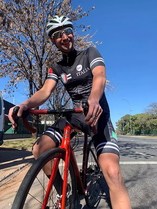 Jersey, remera de ciclismo con calza con tiradores y badana 3d. Diseño ITALIA